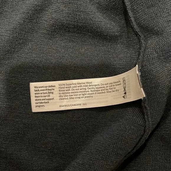 Eileen Fisher - Fine Merino Cardigan in Regenerative Wool - Size PS/PP - Green - Picture 8 of 10